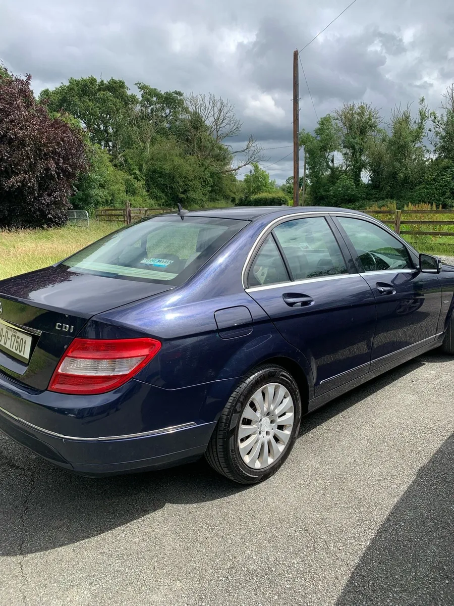 Mercedes Benz - Image 2