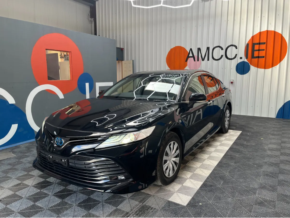 Toyota Camry 2.5 HYBRID / 100k KMs / REVERSE CAMER - Image 3