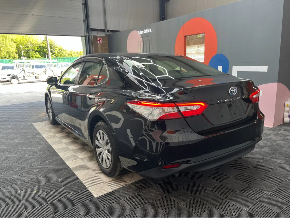 Toyota Camry 2.5 HYBRID / 100k KMs / REVERSE CAMER - Image 4