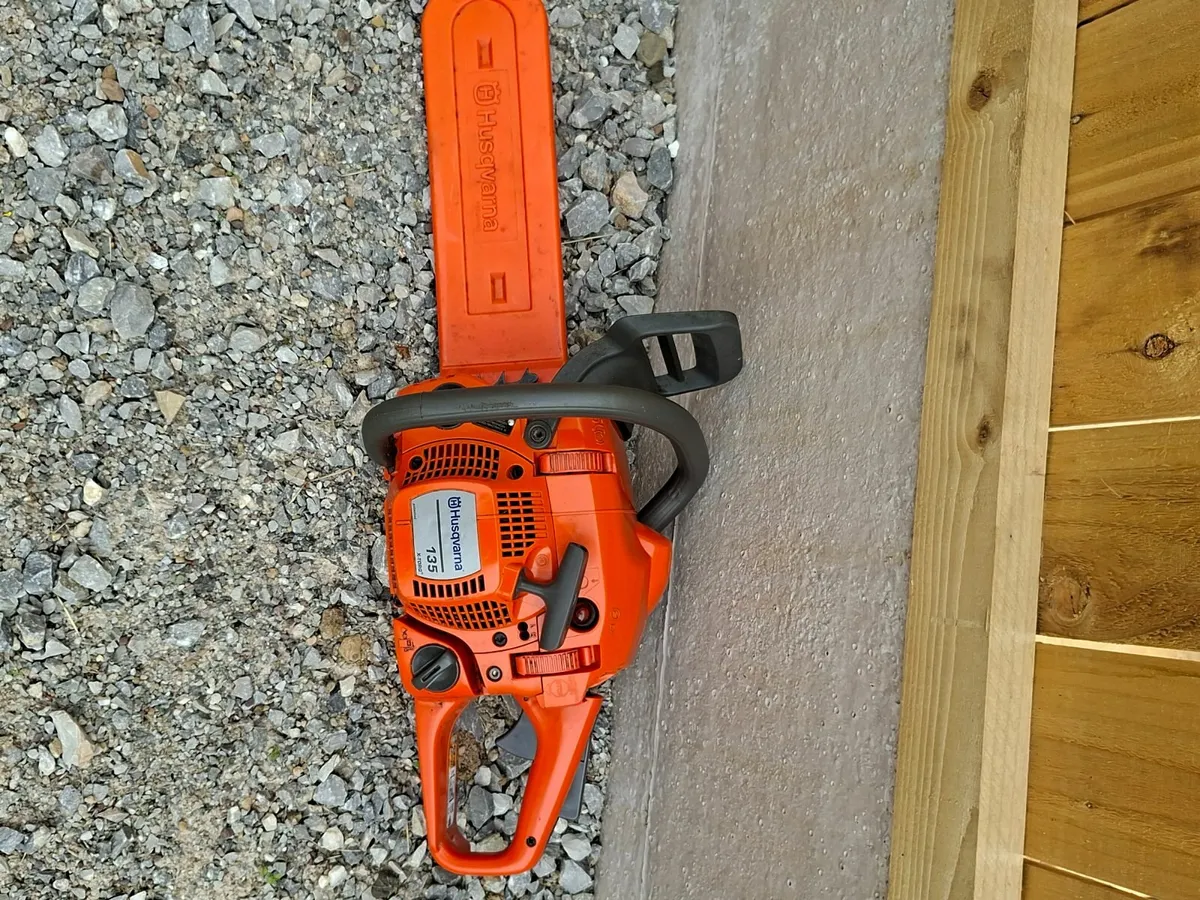 Husqvarna 135 Chainsaw - Image 2