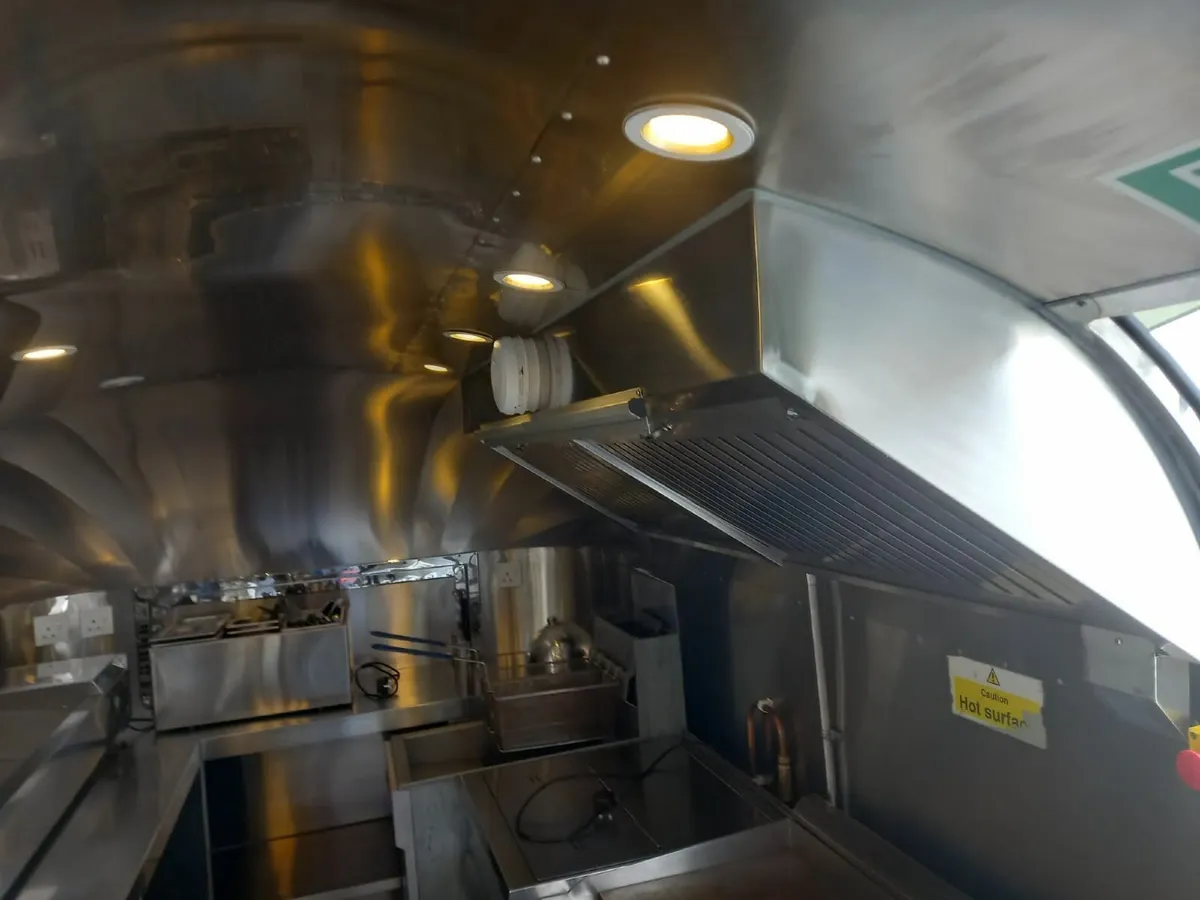 Airstream-Style Catering Trailer - Image 2