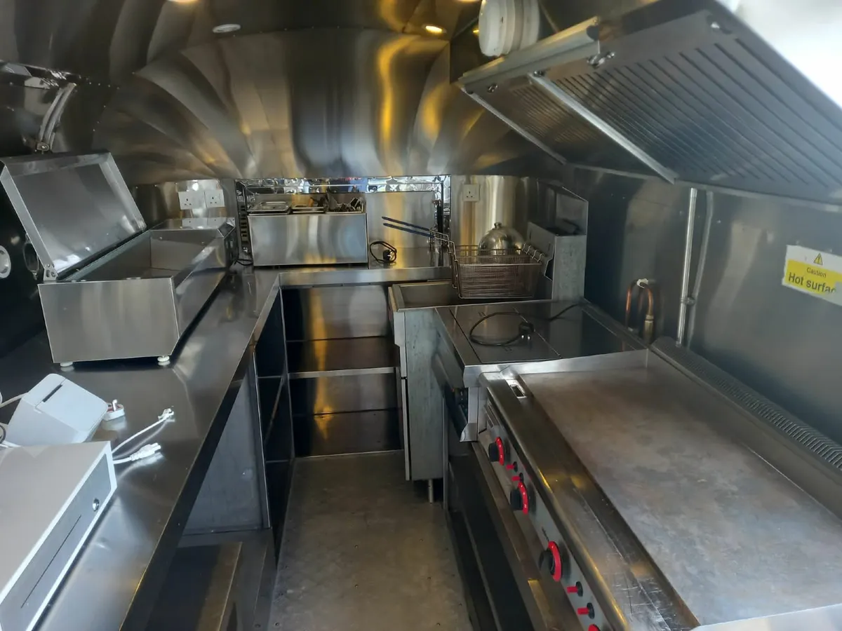 Airstream-Style Catering Trailer - Image 4