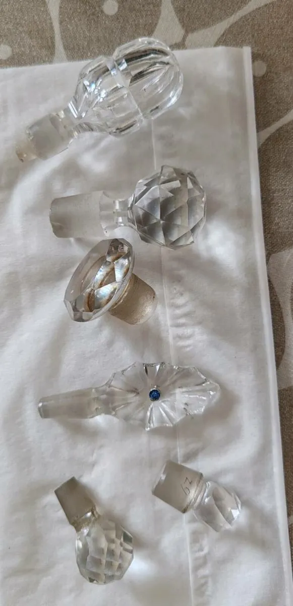 6 vintage perfume bottle stoppers - Image 4