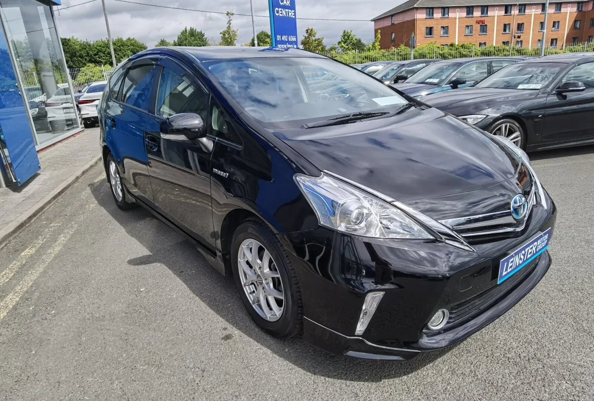 TOYOTA PRIUS ALPHA 1.8 **7 SEATER** PETROL HYBRID - Image 3