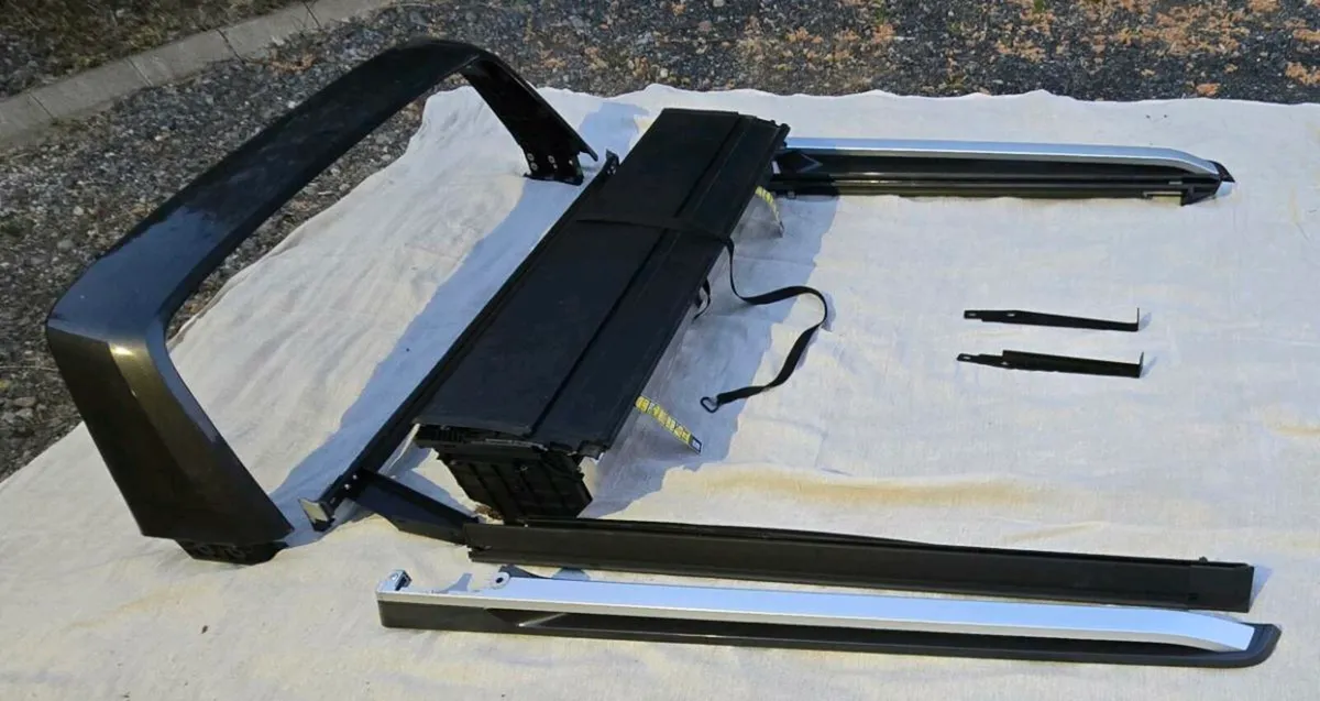 2025 Ford Ranger Manual rool top cover & parts1100 - Image 1