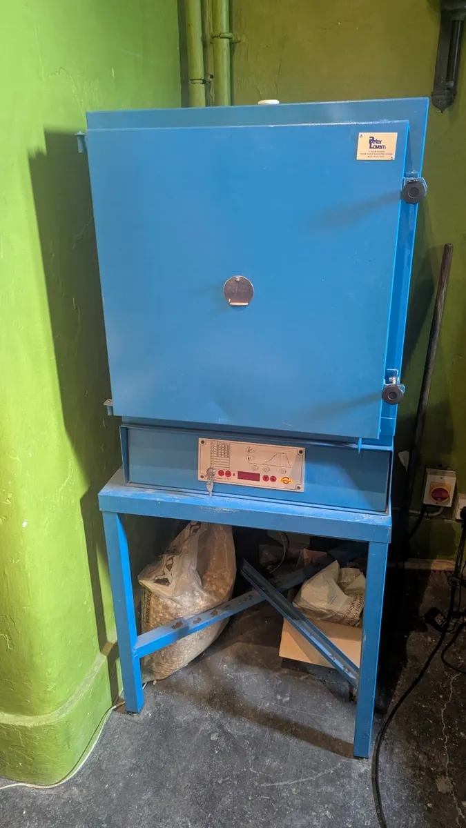Pottery Kiln - Image 1