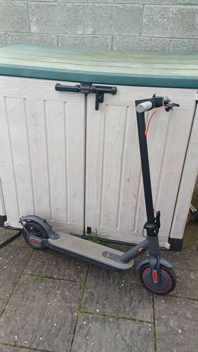 Aovopro es80 electric scooter - Image 1