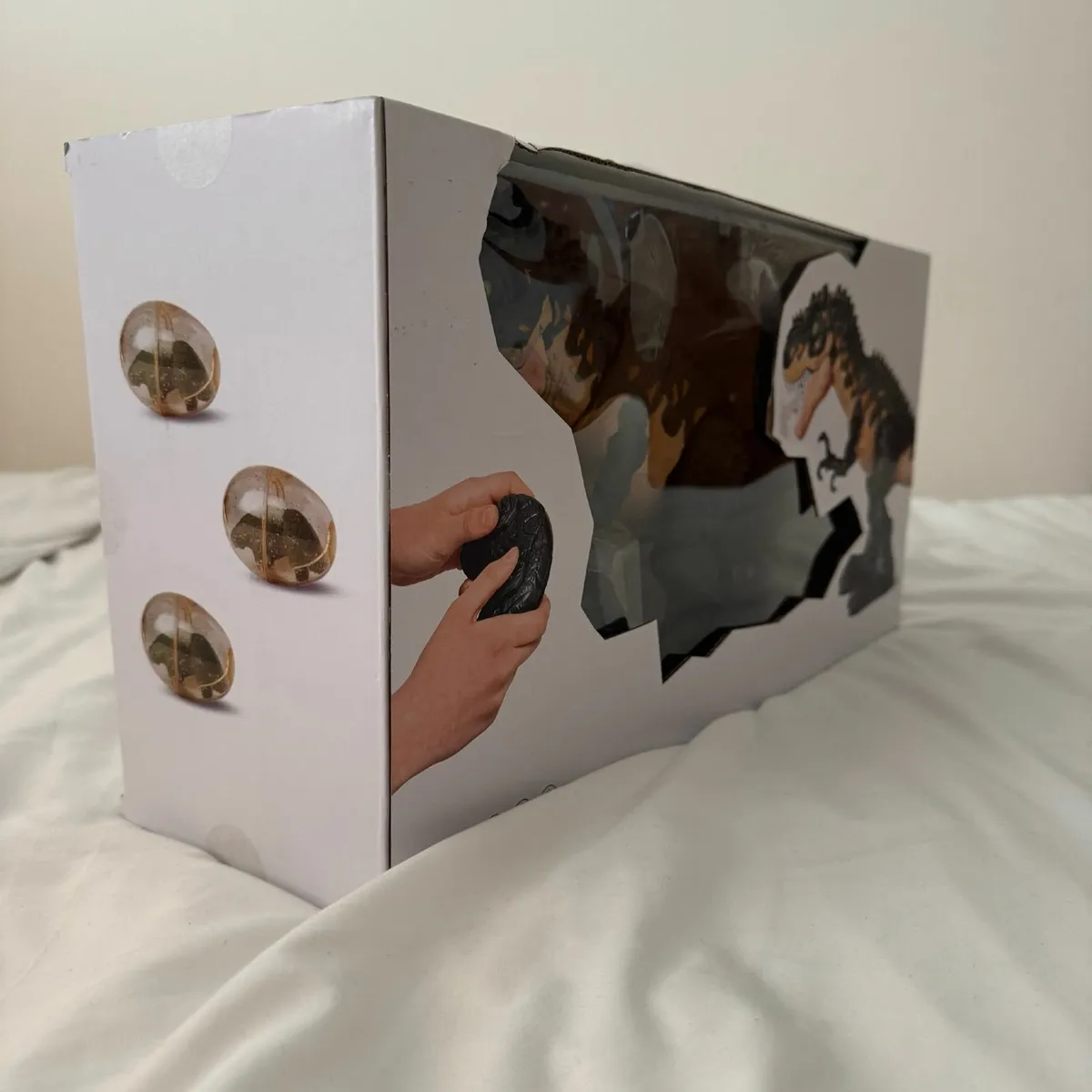 Remote-controlled dinosaur - Image 2
