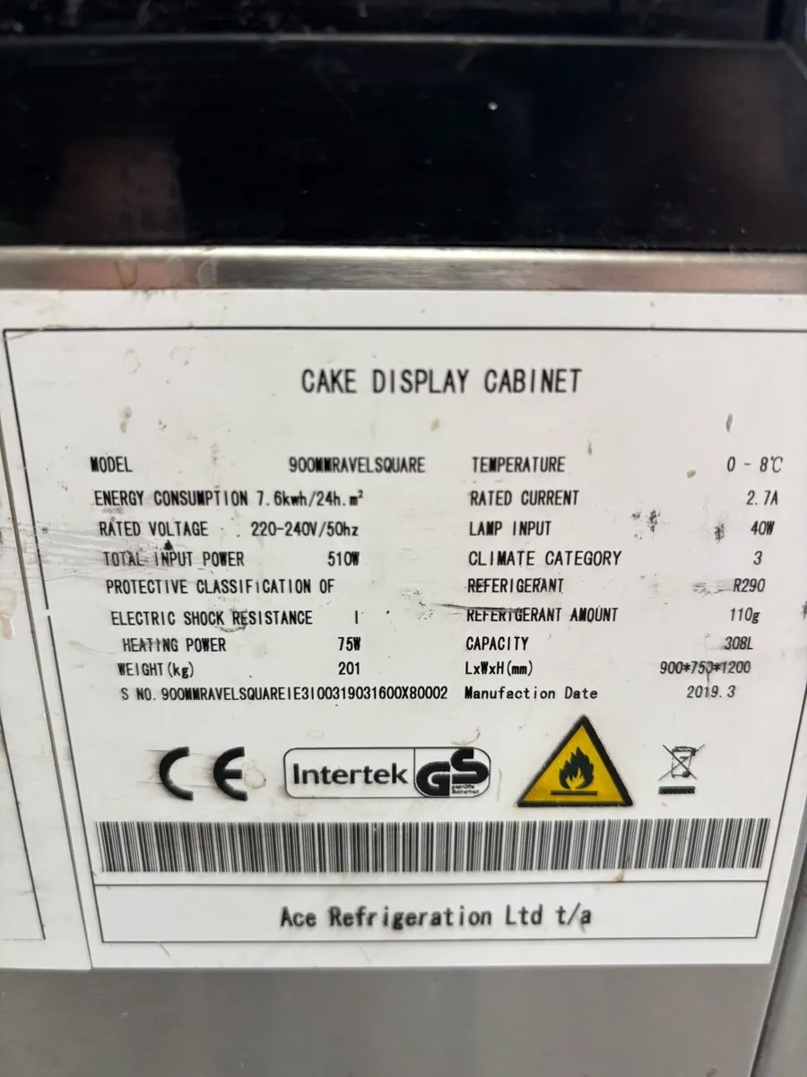 900 wide cake display fridge - Image 3