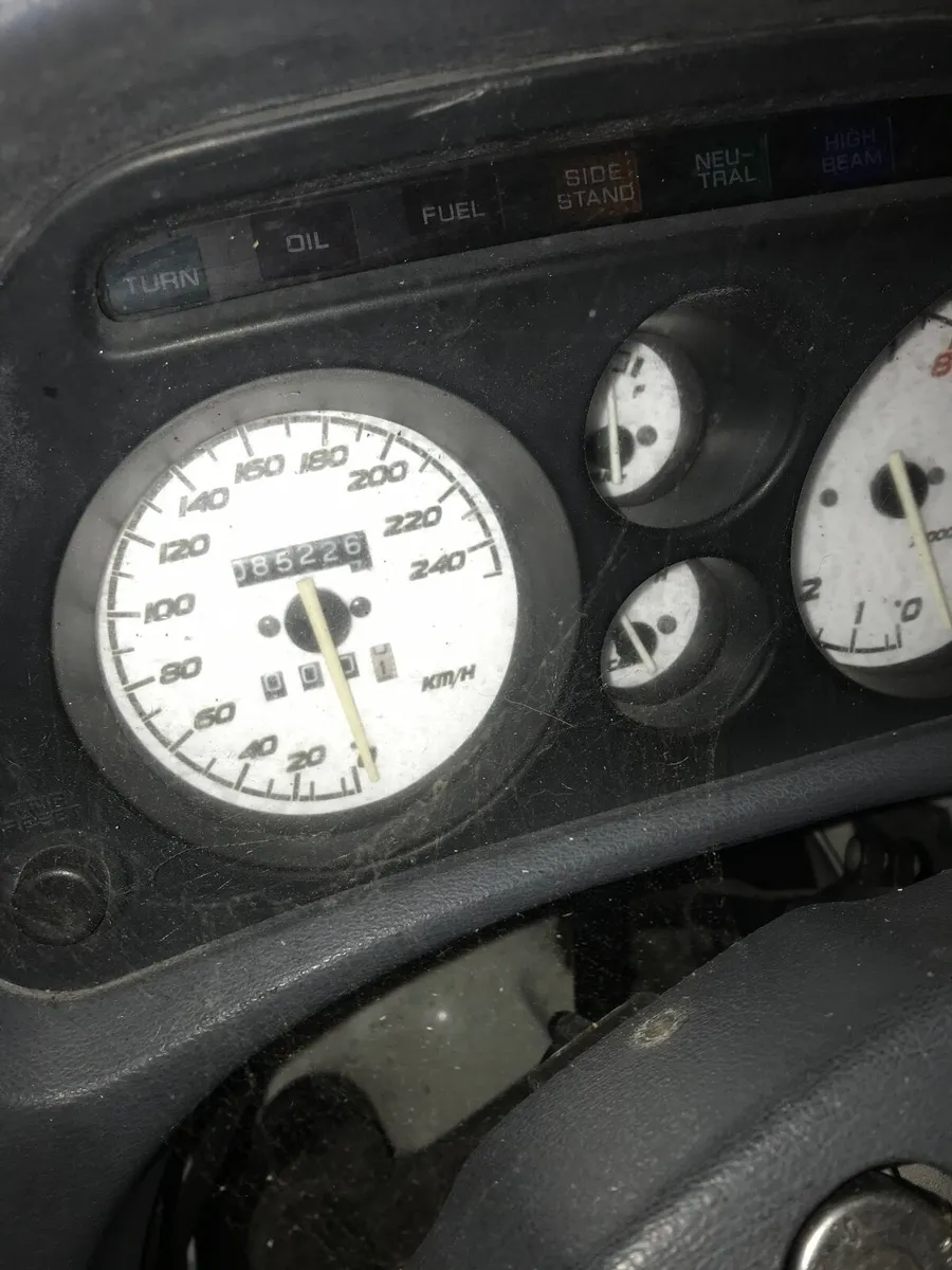 1994 Honda st 1100 - Image 2