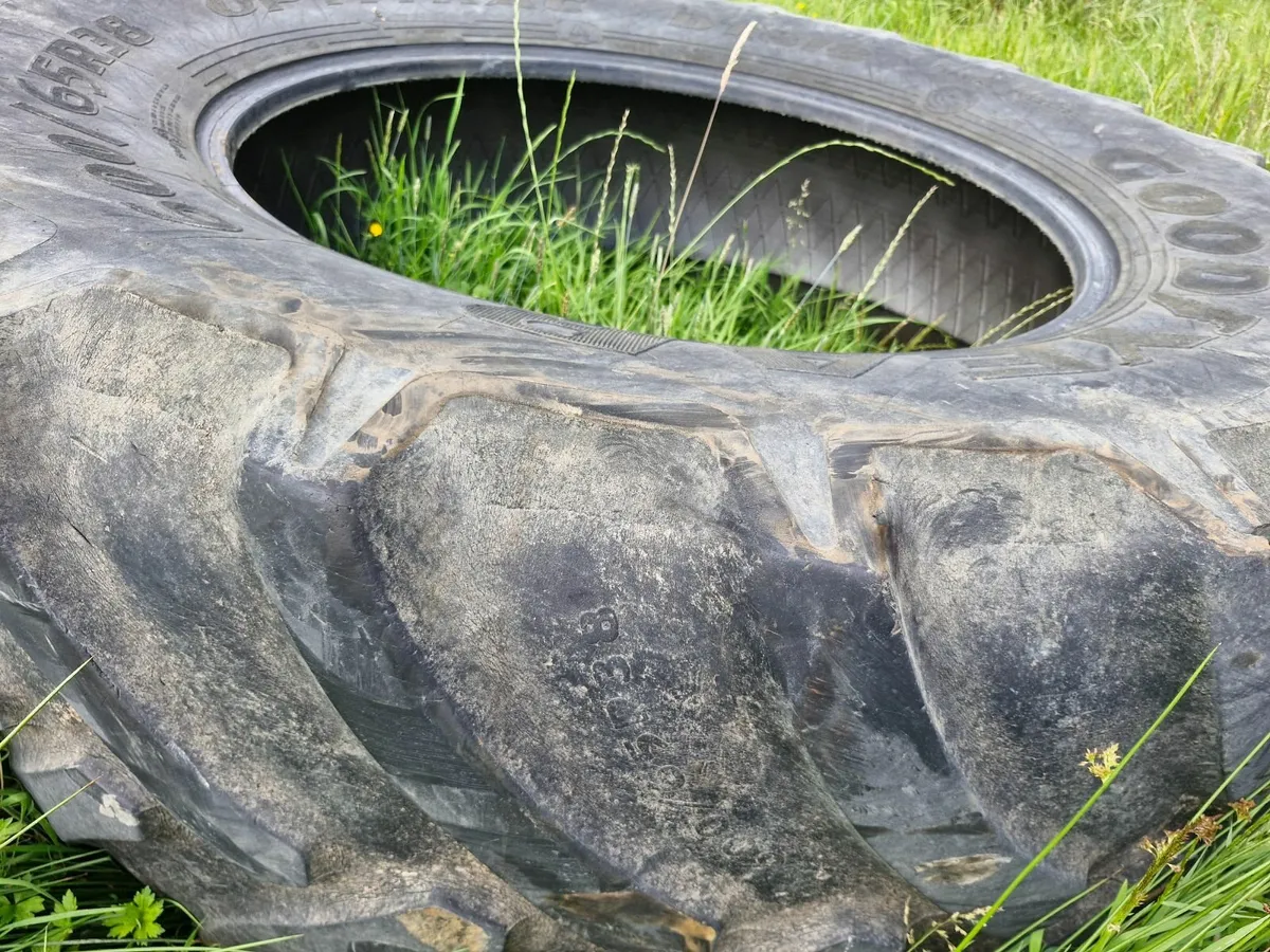 600/65r38 - Image 1