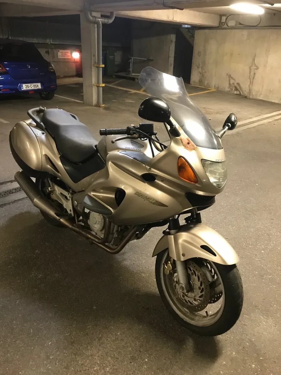 2001 Honda Deauville - Image 1