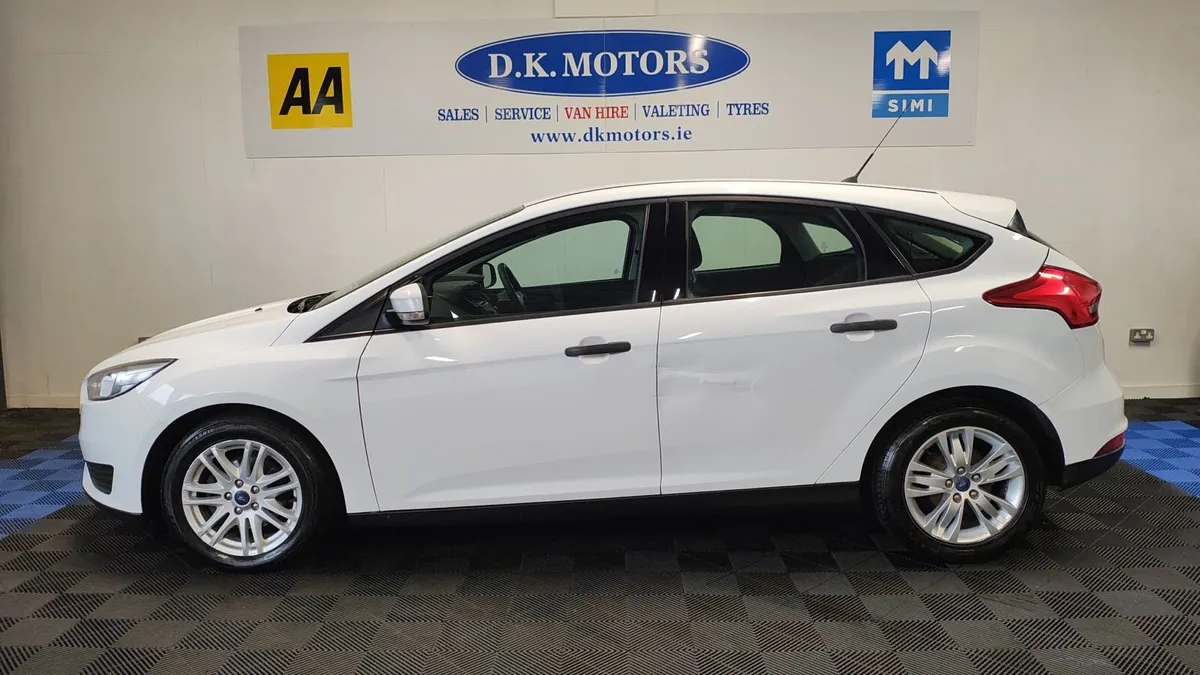 FORD FOCUS - Image 4