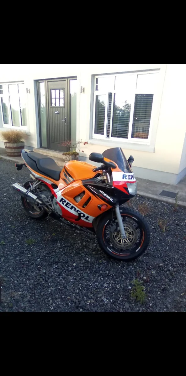 Honda CBR 600f - Image 1
