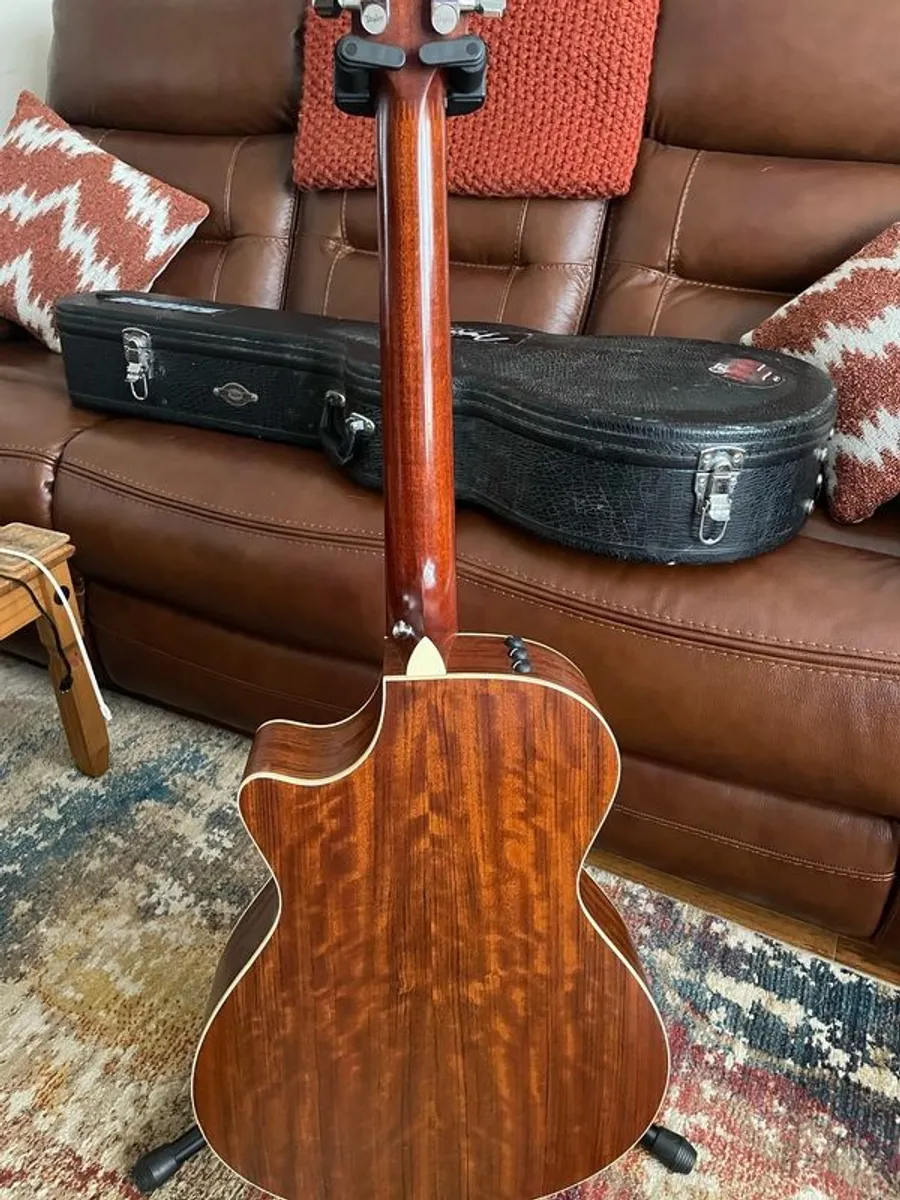Taylor 412 - CE acoustic guitar - Image 1