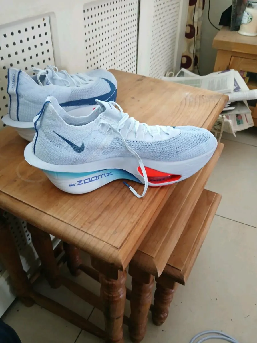 Nike Alphafly 3 9.5 uk - Image 4