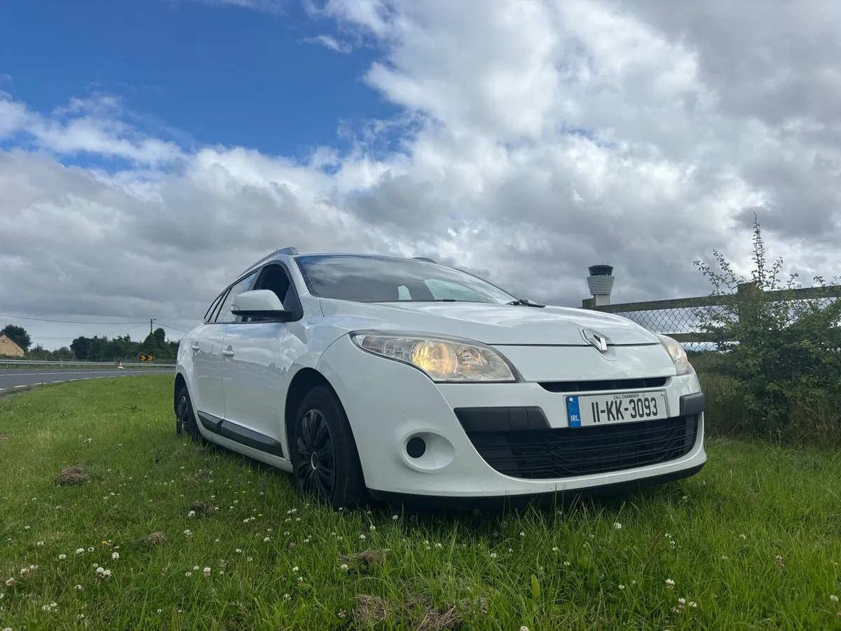 Renault Megan Touring New NCT 08/26 - Image 1