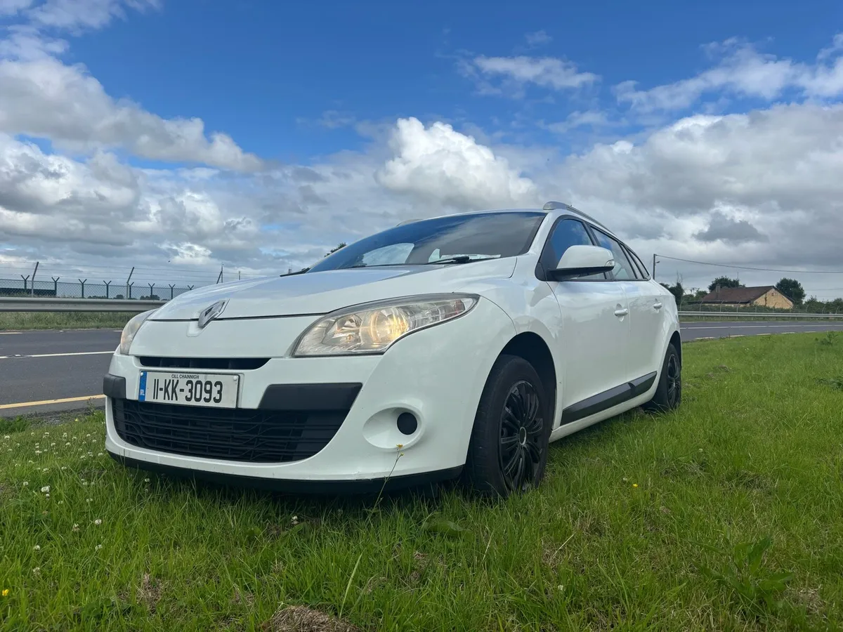 Renault Megan Touring New NCT 08/26 - Image 2