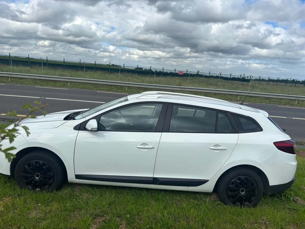 Renault Megan Touring New NCT 08/26 - Image 3