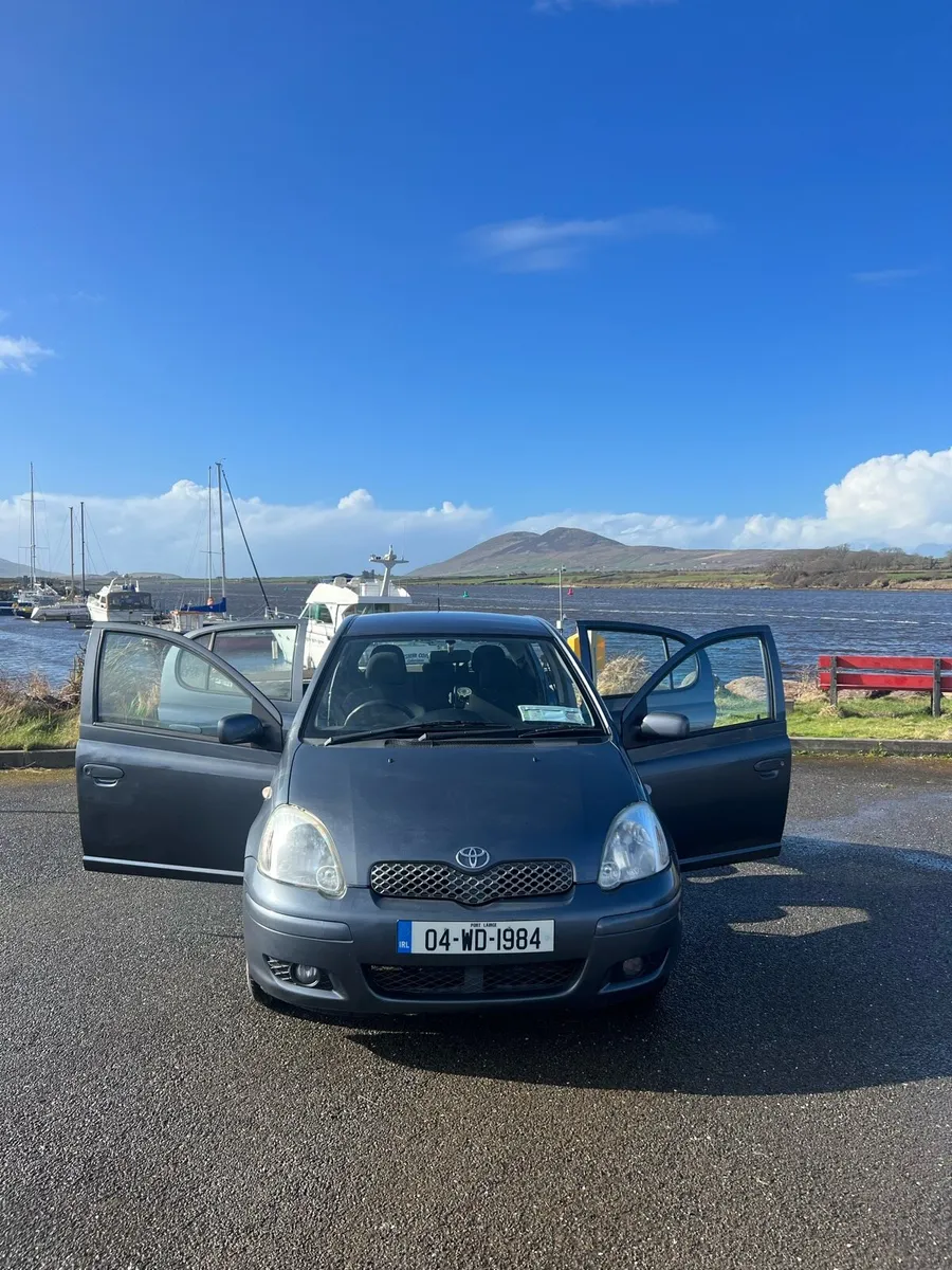 Toyota Yaris 2004 - Image 1