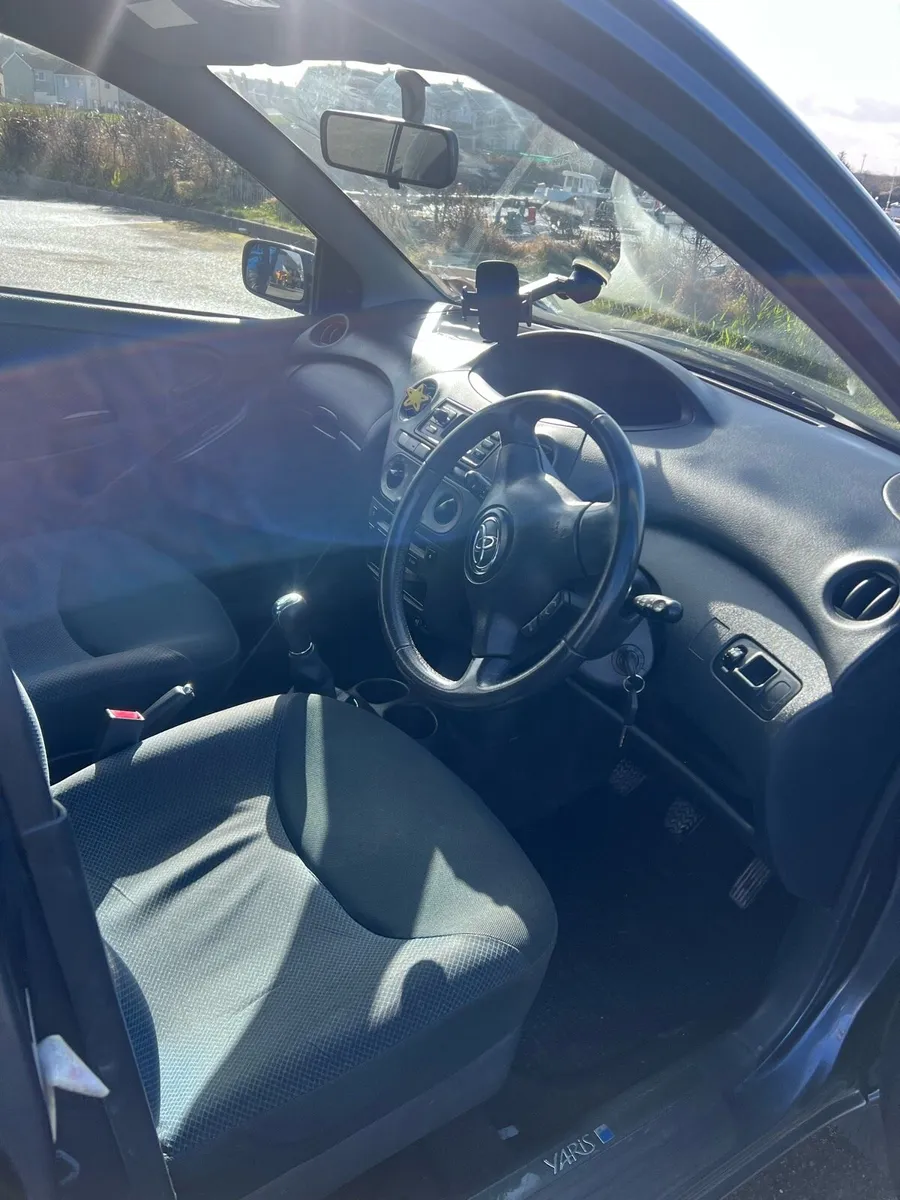 Toyota Yaris 2004 - Image 3
