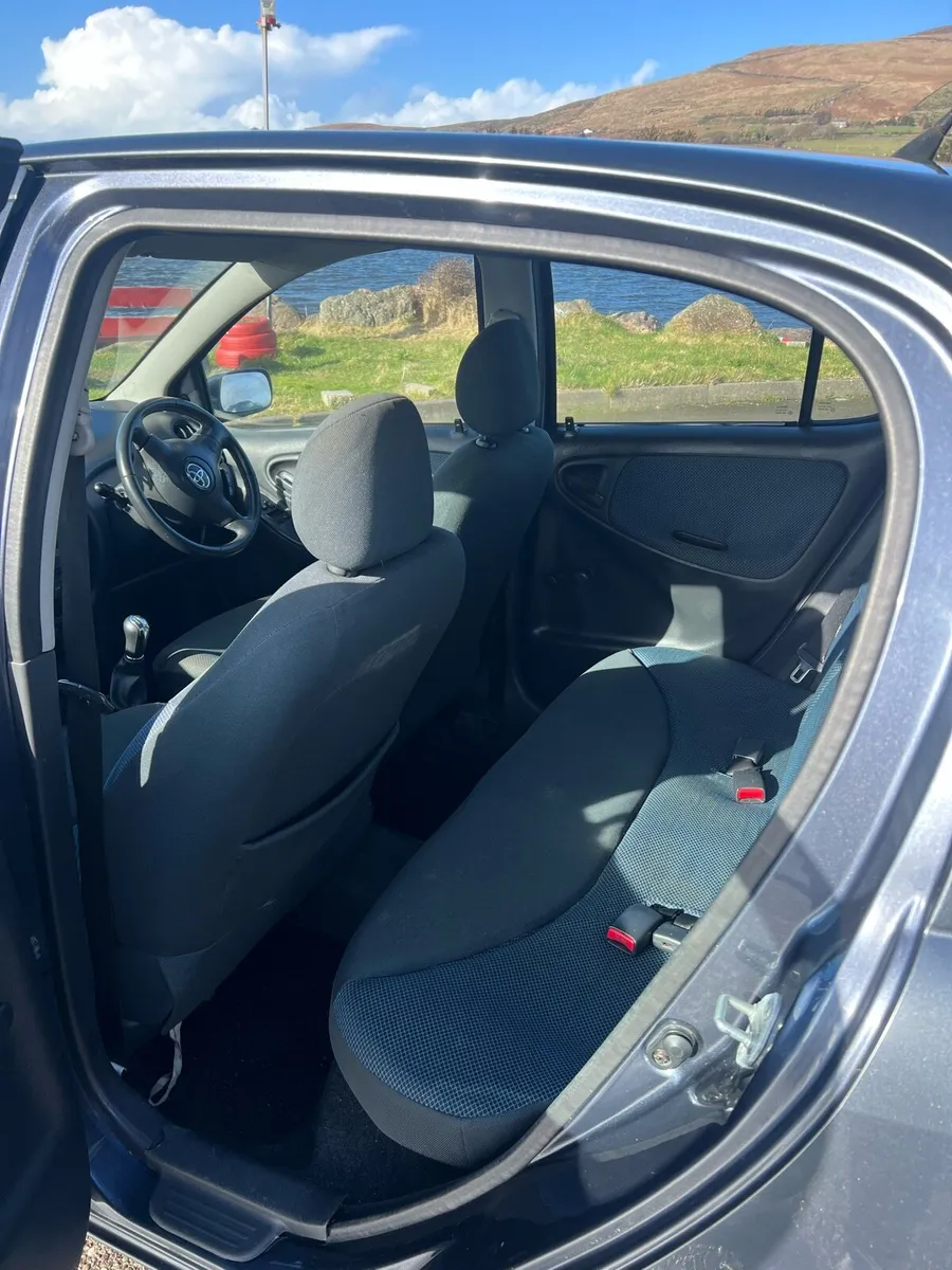 Toyota Yaris 2004 - Image 4