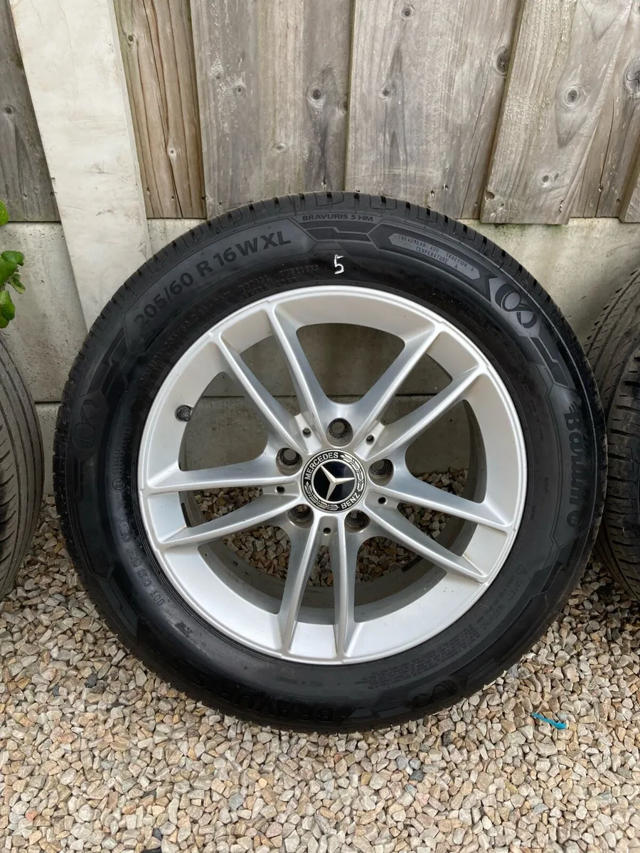 Lot 5 Mercedes alloys - Image 2