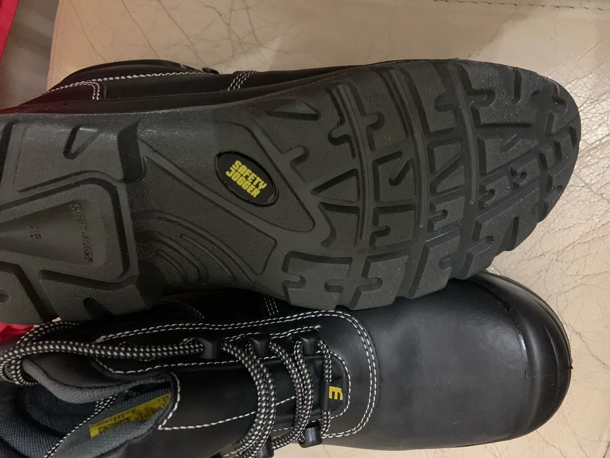 Safety boots - Image 2