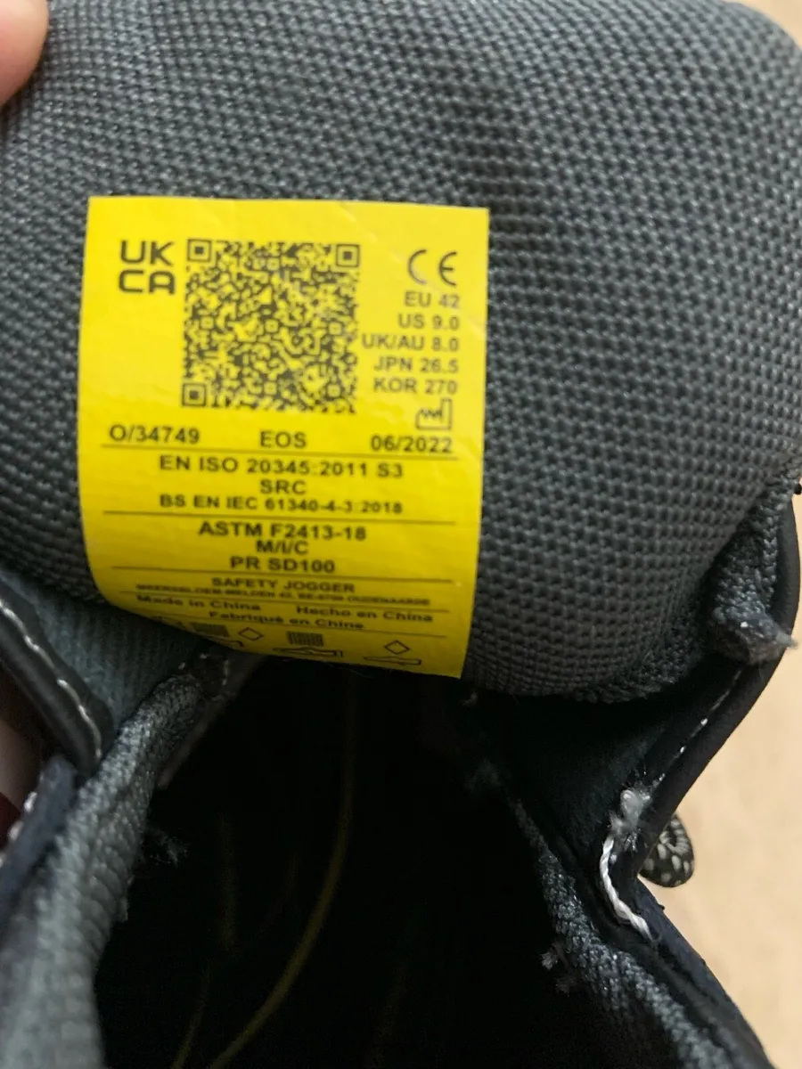 Safety boots - Image 4