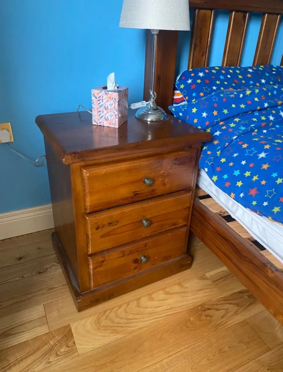 Bed - Image 1