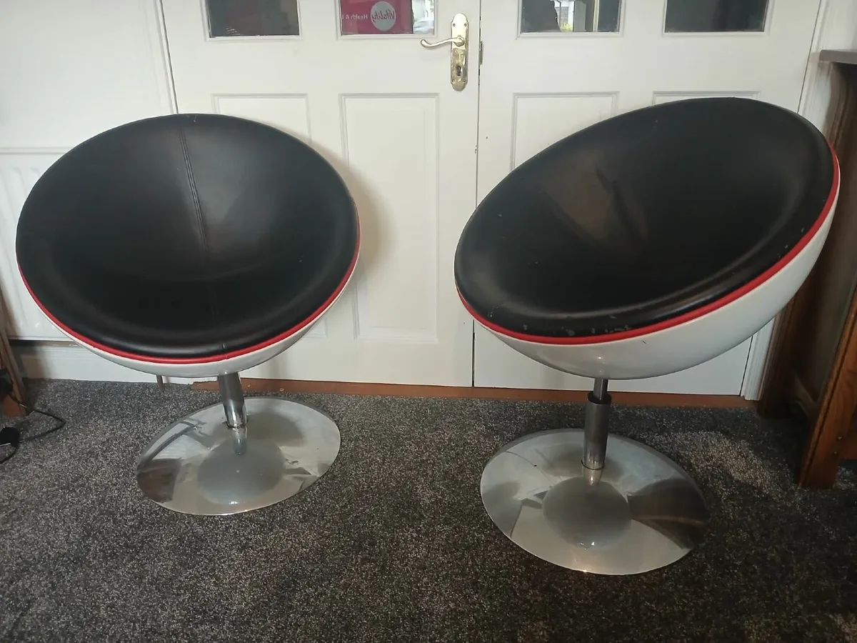2No Swivel Chairs