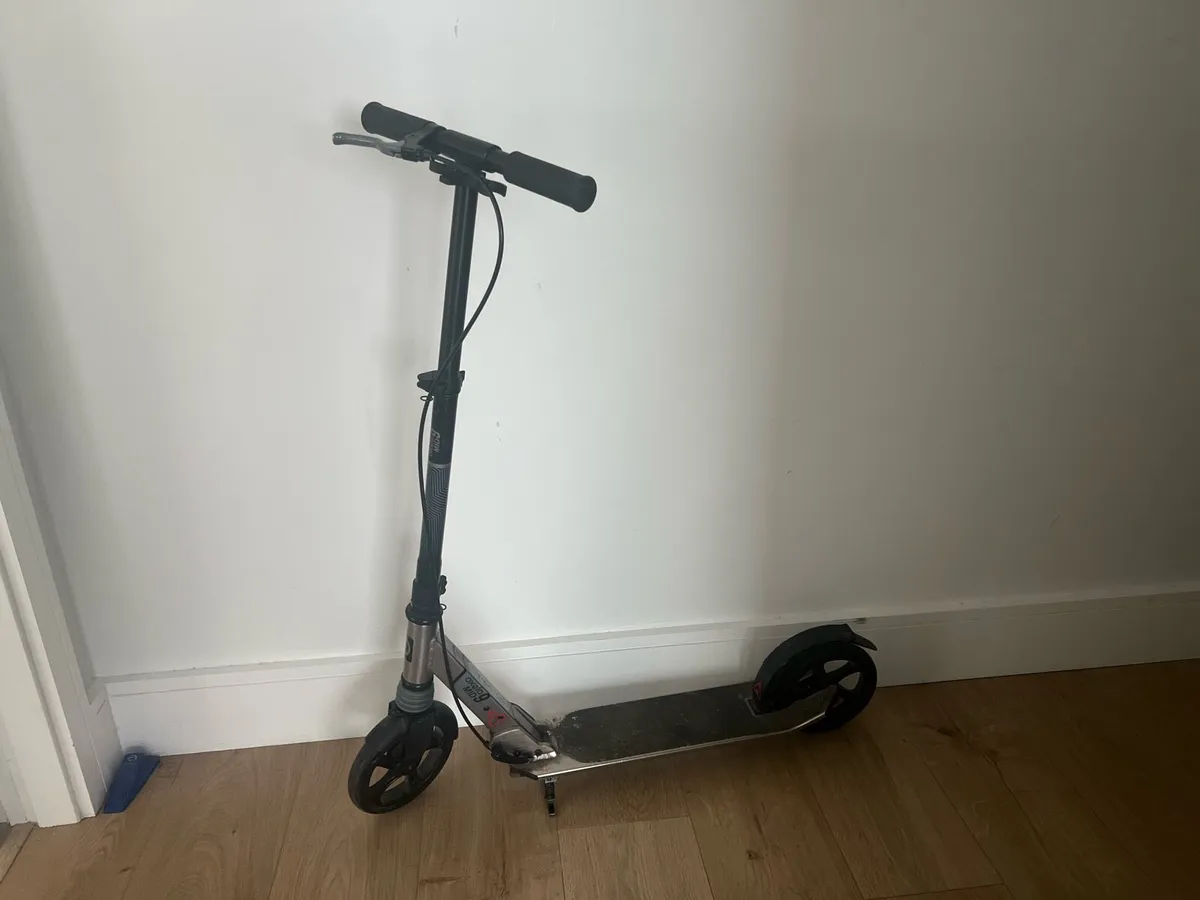 Oxelo Mid 9 Scooter - Image 1