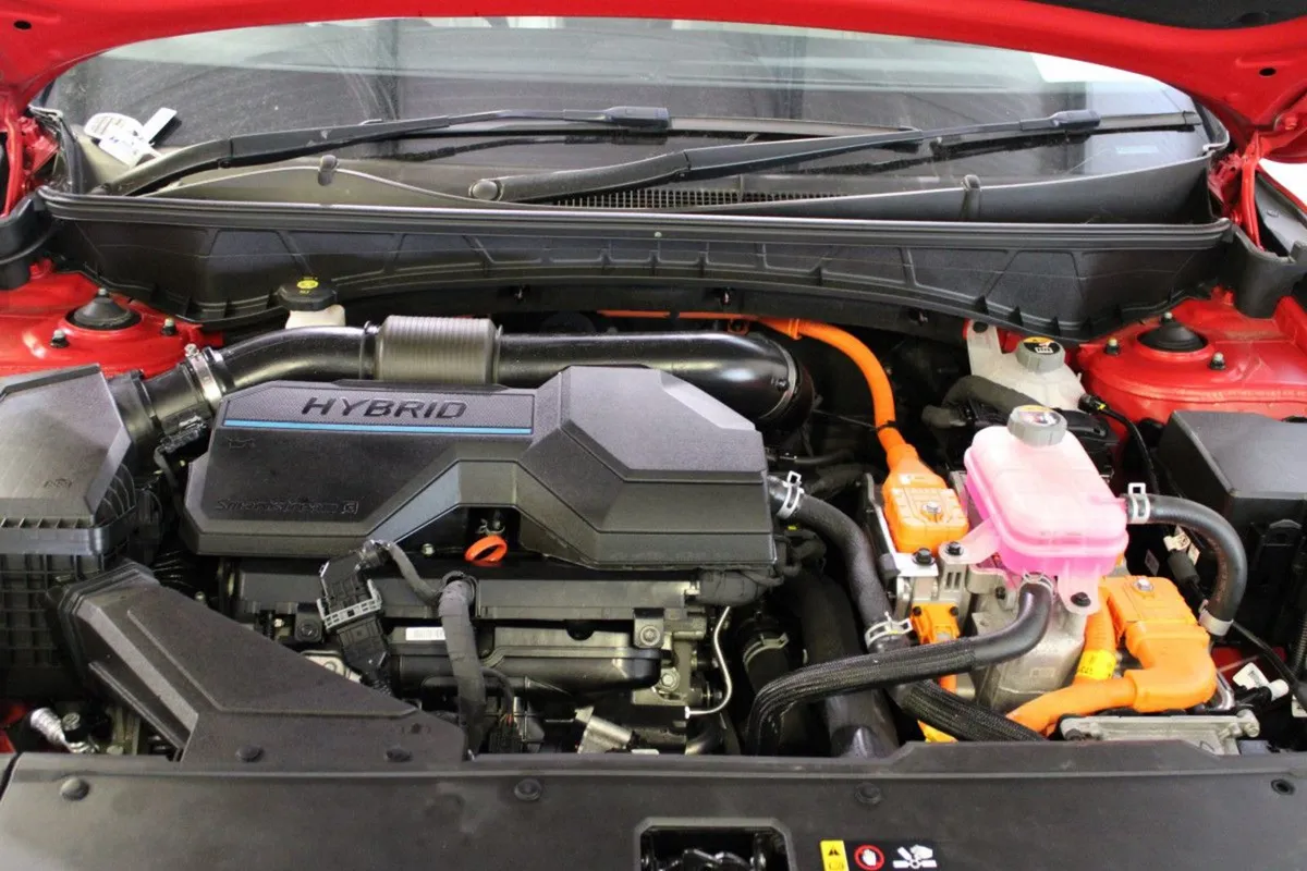 Hyundai Tucson Executive Plus Hybrid - Image 4