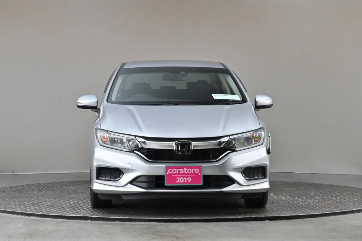Honda Grace 1.5 Hybrid 4DR Auto  low Mileage rear - Image 2