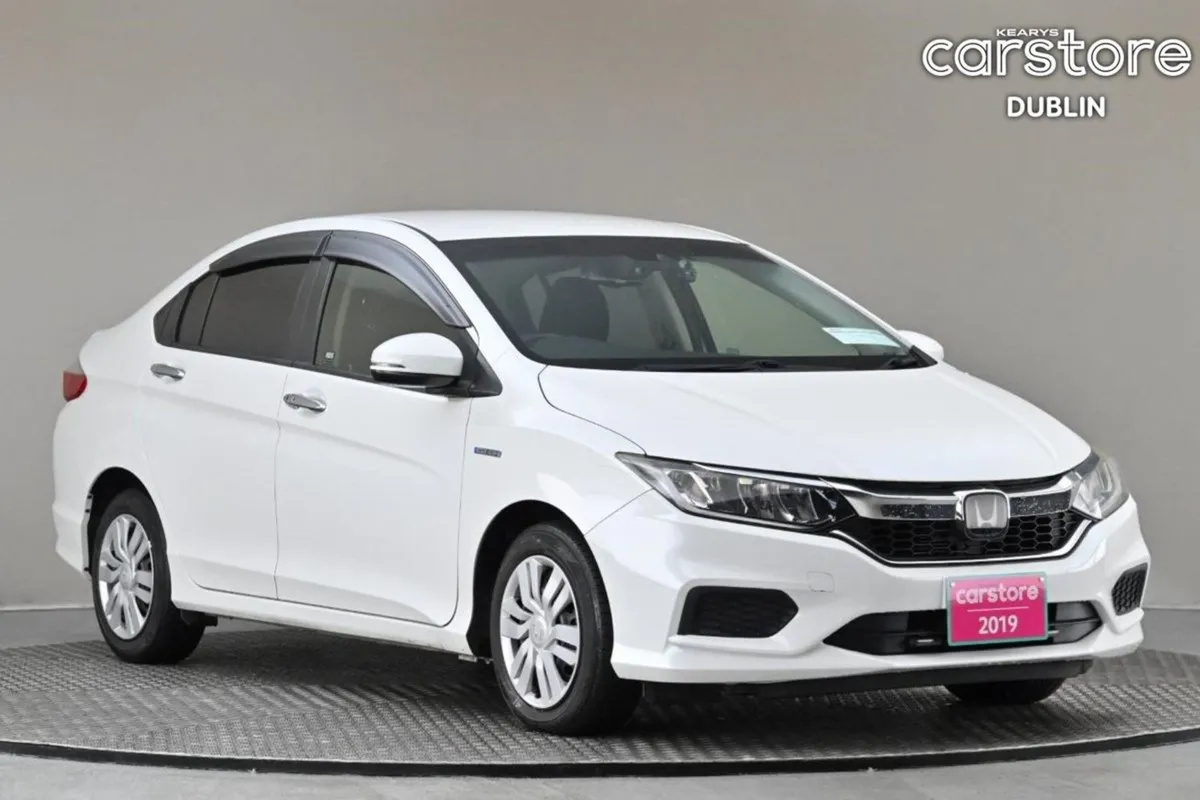 Honda Grace 1.5 Hybrid 4DR Auto  reverse Cam priv - Image 1