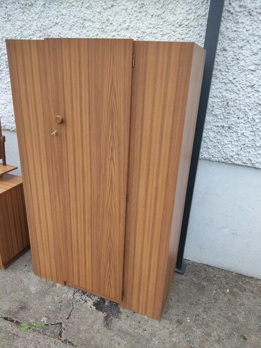 Vintage Wardrobe - Image 3