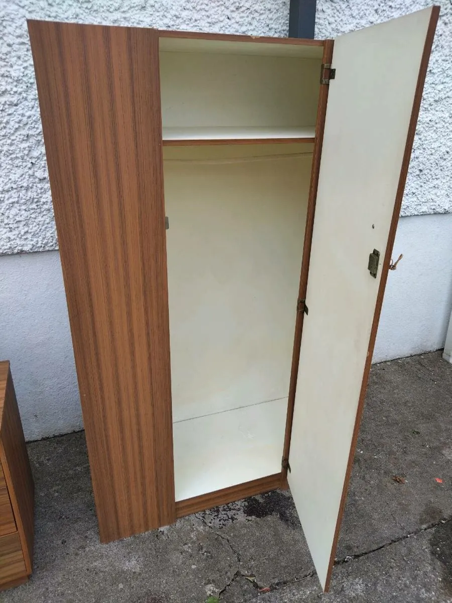 Vintage Wardrobe - Image 4