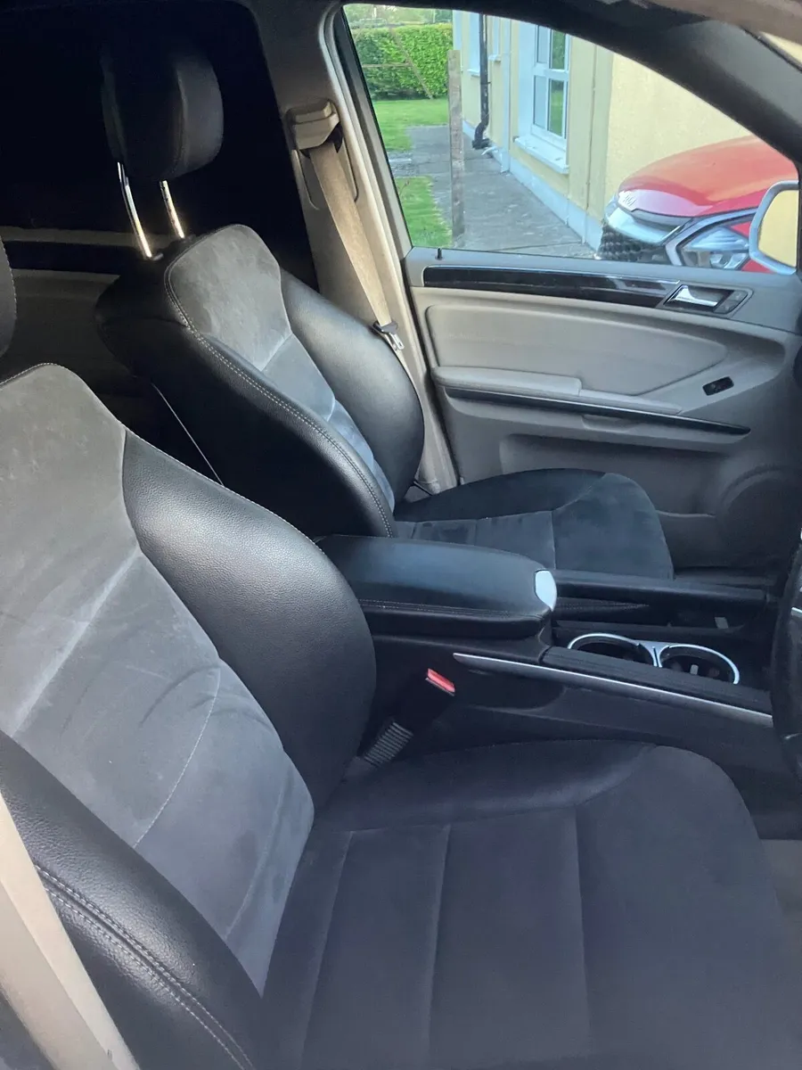 Car - Image 2