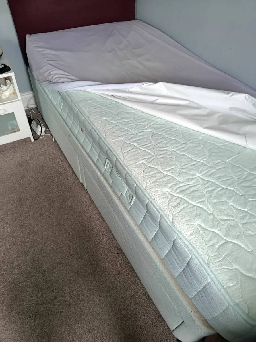 Single bed - Image 3