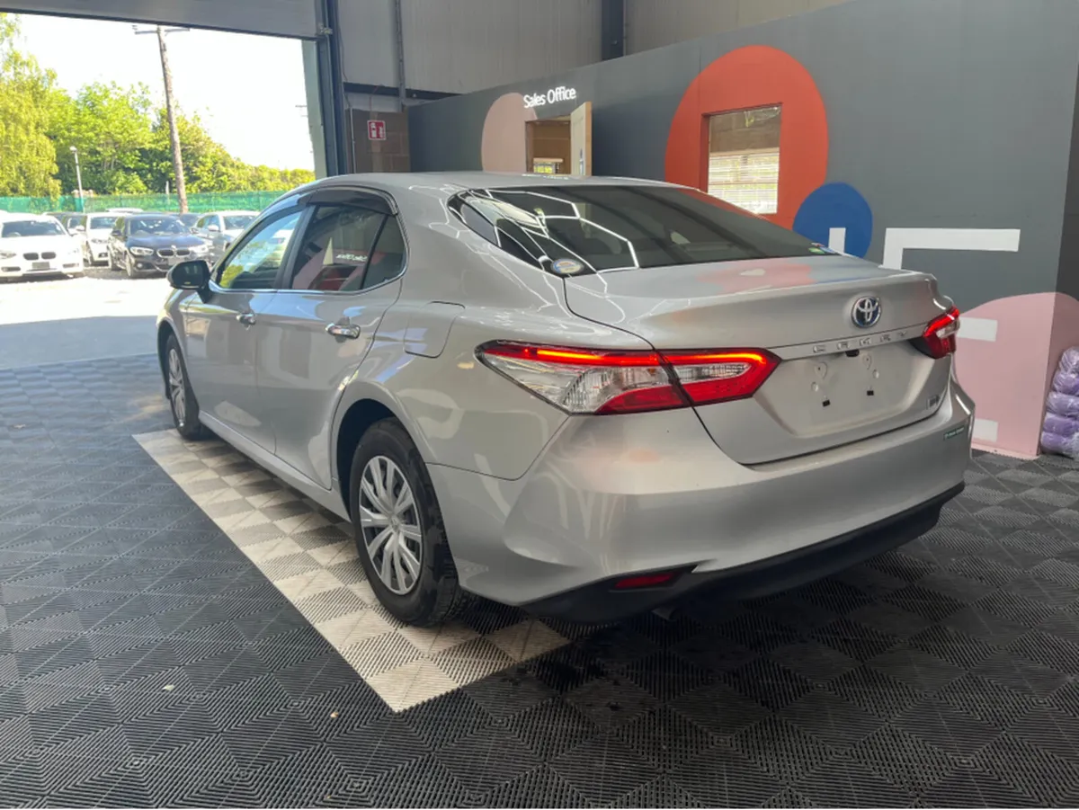 Toyota Camry ONLY €18950! 2.5 HYRBID / 90k KMs / A - Image 4