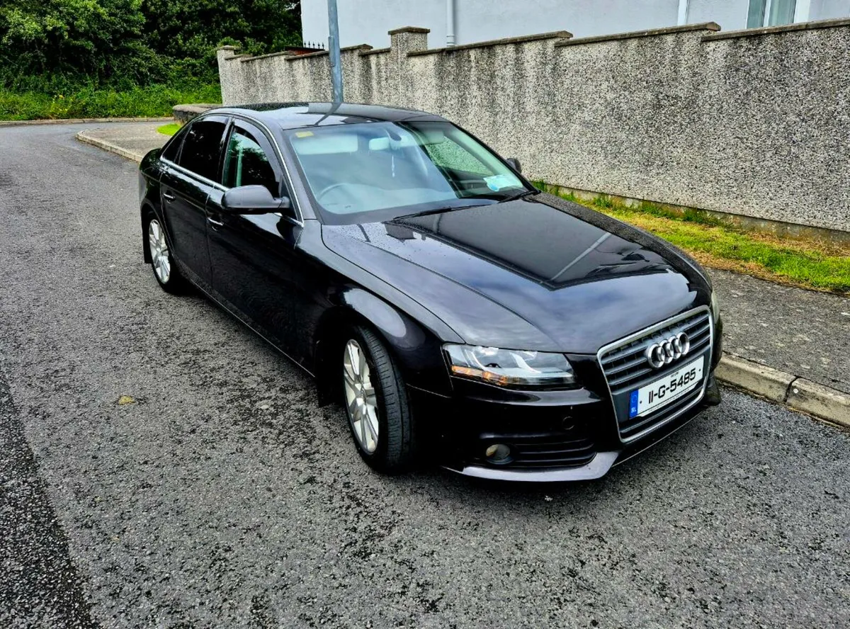 2011 AUDI A4 - Image 2