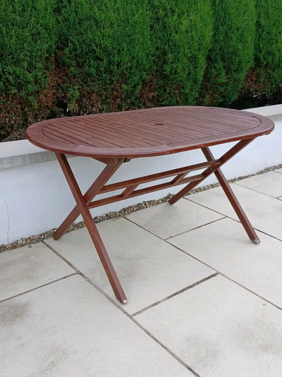 Garden table - Image 1