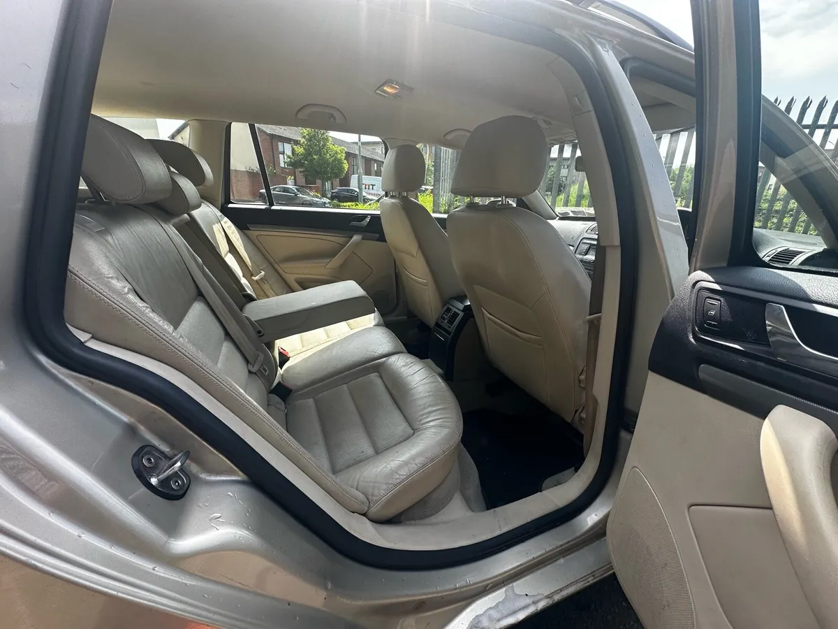 Skoda Octavia 1.6 Petrol Automatic - Image 4