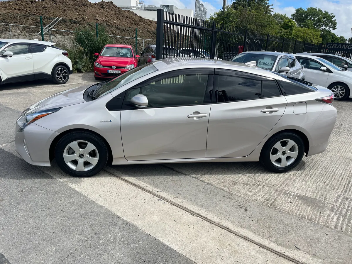 TOYOTA PRIUS 2018, 1.8 HYBRID AUTO LOW KMS - Image 4