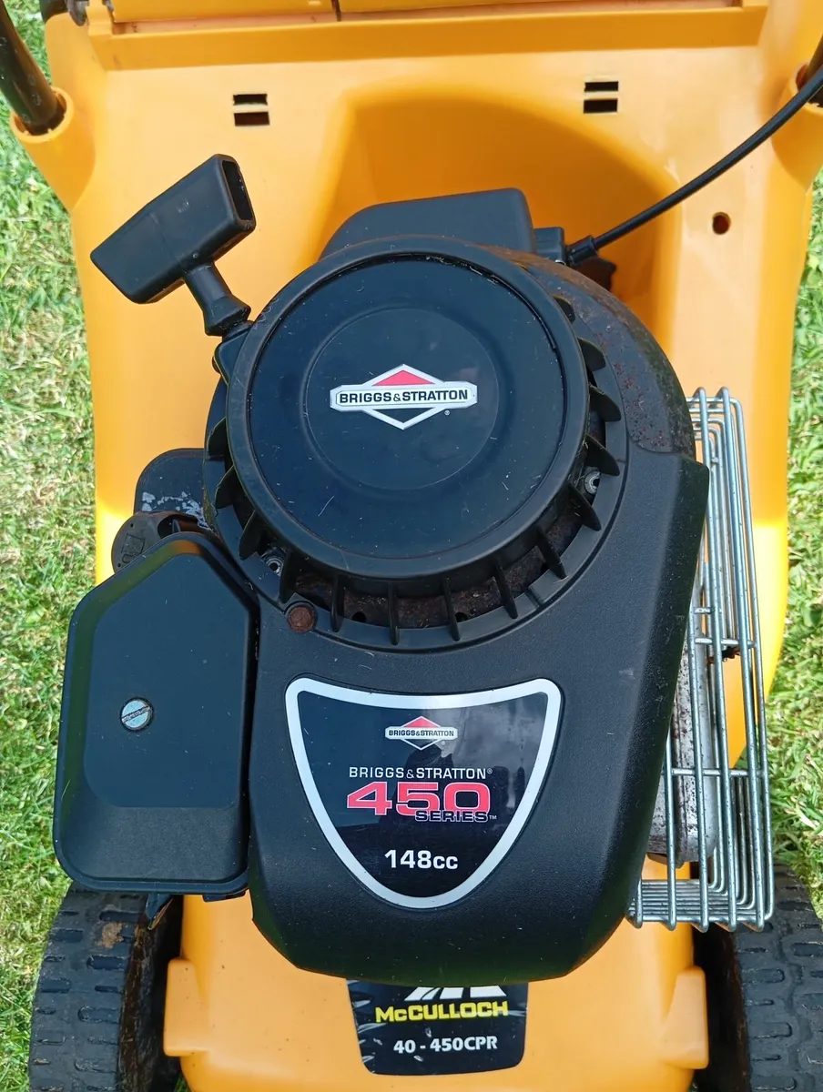 Petrol lawnmower - Image 1