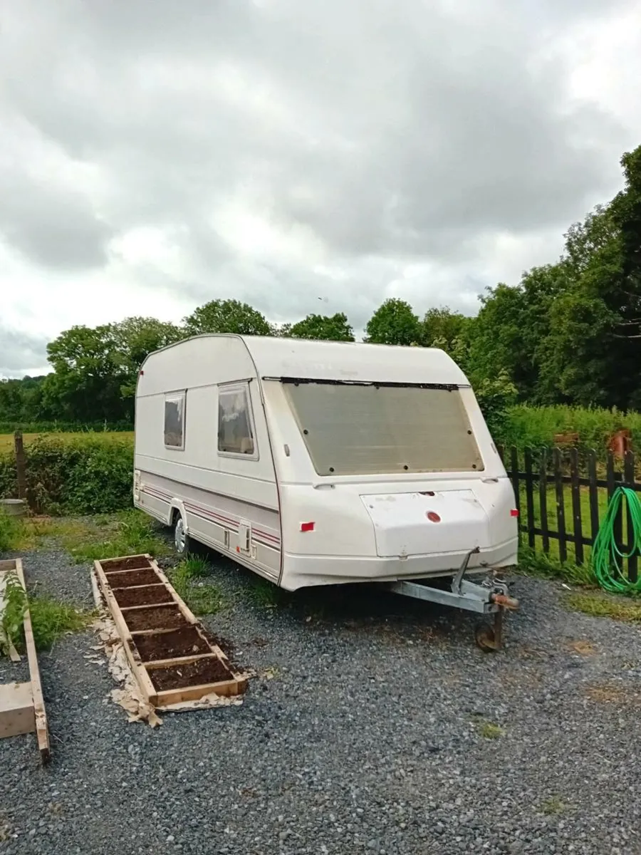 4 berth sprite caravan - Image 1