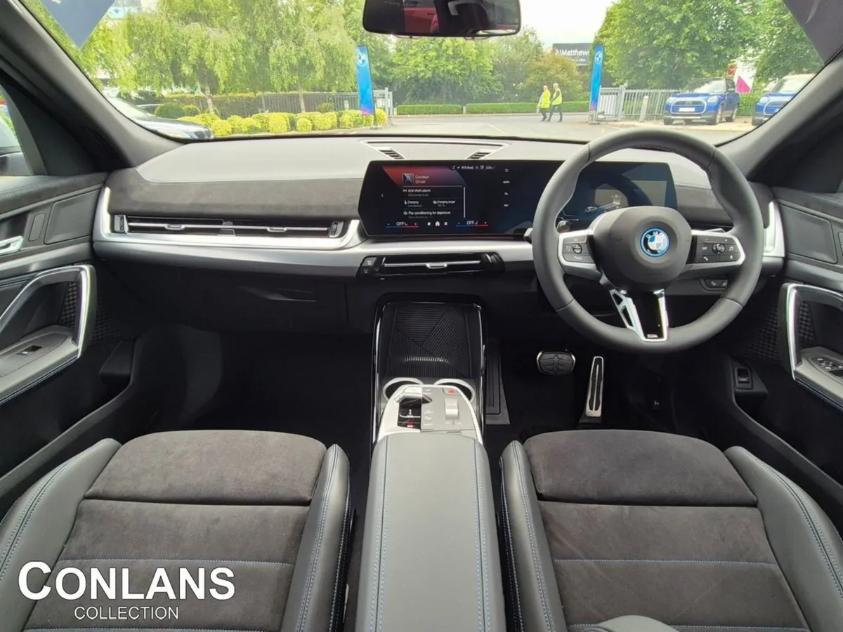 BMW iX2 e Drive 20 M Sport - Image 4