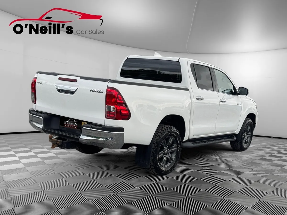 Toyota Hilux 2022 ICON D-4D 4WD DCB AUTO - Image 3
