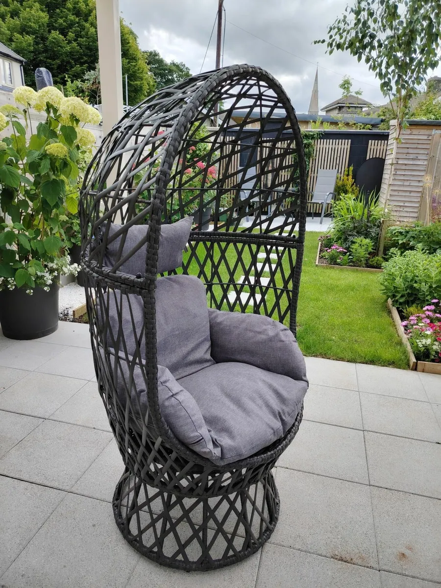 Egg Chair - Image 1