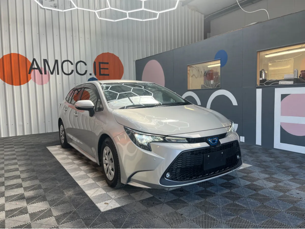 Toyota Corolla ONLY €17950! COROLLA 1.8 HYBRID / 1 - Image 1